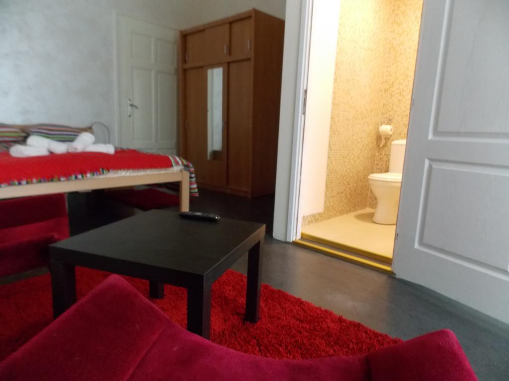 Guest House Miss Depolo Belgrád Szoba fotó